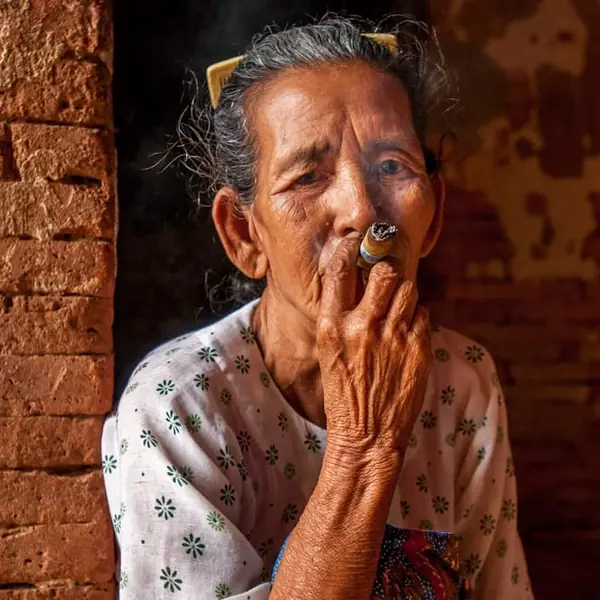 El humo, Bagan, Myanmar